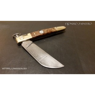 Наваха Патернера с гравировкой