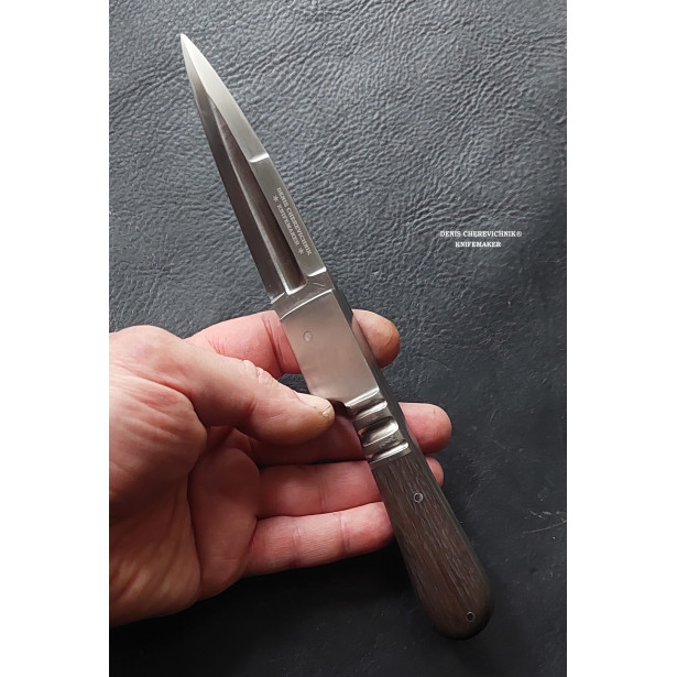Genoese "coltello genovese" or "coltello alla genovese" folding knife Genoese "coltello genovese" or "coltello alla genovese" folding knife