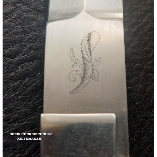 Neapolitan Sfarziglia or sfarsiglia knife of Camorra Neapolitan Sfarziglia or sfarsiglia knife of Camorra